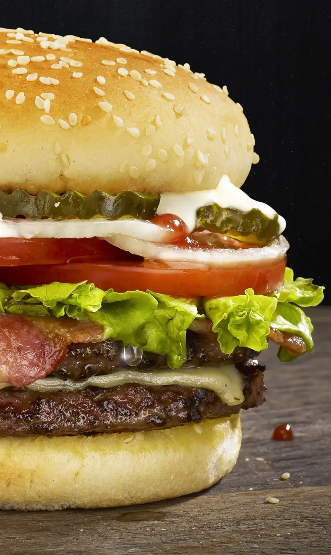 El Corral, burger campaign, commercial photography by Allen Velasquez
